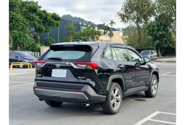 省油耐用 × 高人氣休旅車 2019年出廠，僅跑 6萬公里，車況極佳 原版件  第12張相片