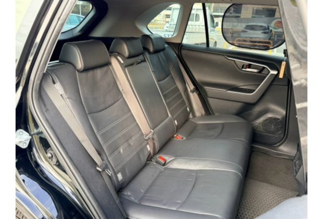 省油耐用 × 高人氣休旅車 2019年出廠，僅跑 6萬公里，車況極佳 原版件  第14張相片