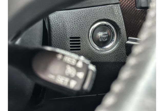 享譽車業．免鑰匙啟動 實跑13萬 可增貸使用其他用途   第10張相片