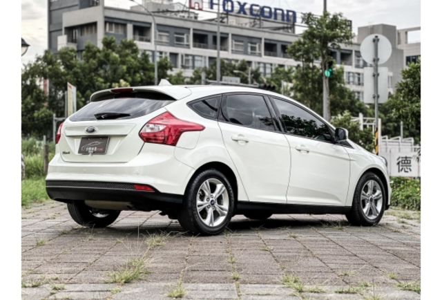 享譽車業．Goo認證報告 內裝超級漂亮 無待修 可全額貸款  第2張相片