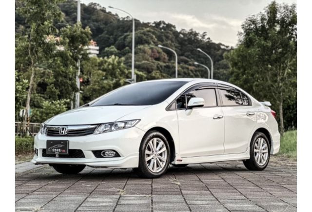 享譽車業．Modulo空力套件 頂級款 前車主顧得很漂亮 可全額貸款  第1張相片