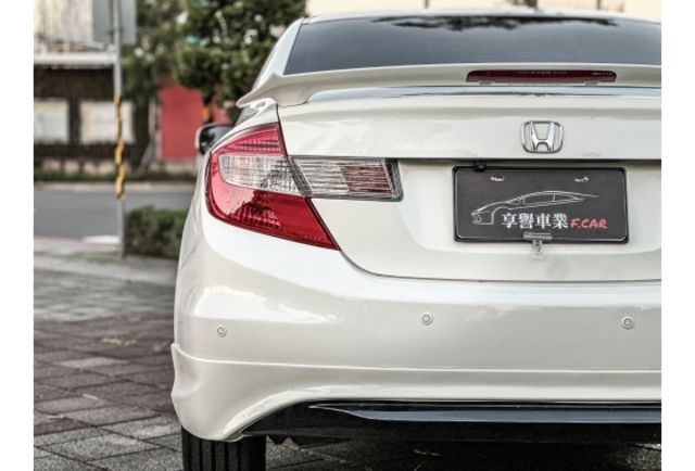 享譽車業．Modulo空力套件 頂級款 前車主顧得很漂亮 可全額貸款  第5張相片