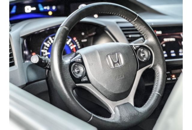 享譽車業．Modulo空力套件 頂級款 前車主顧得很漂亮 可全額貸款  第6張相片
