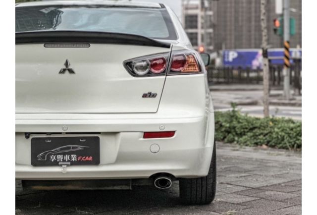 享譽車業．額外升級配備夠齊全 最划算代步車 已提供第三方鑑定報告  第3張相片