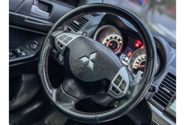 享譽車業．額外升級配備夠齊全 最划算代步車 已提供第三方鑑定報告  第8張相片