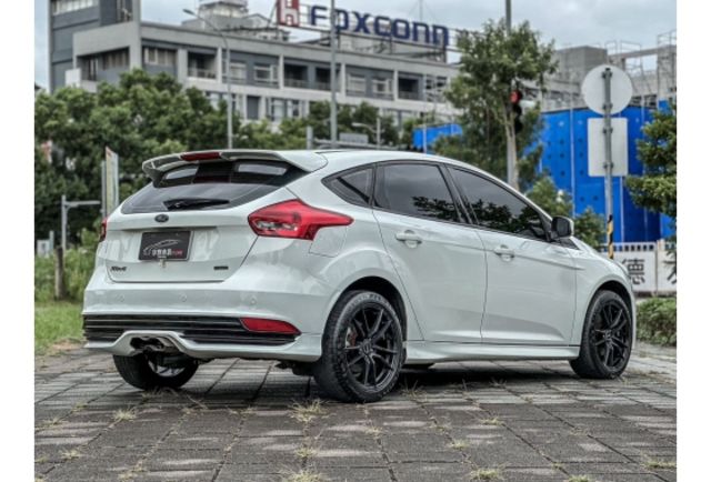 享譽車業．升級ST空力套件 Goo鑑定報告 輕鬆月繳款 歡迎賞車  第2張相片