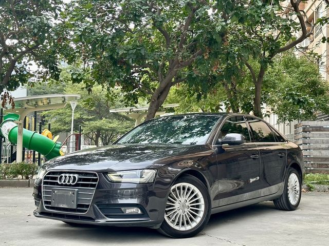 AUDI奧迪 A4