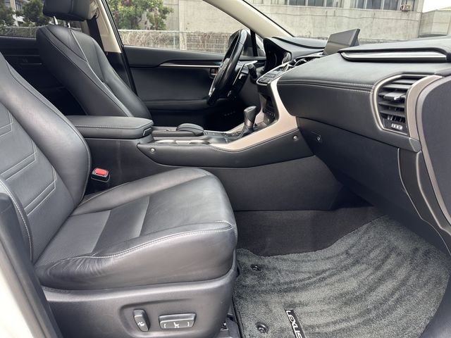 LEXUS凌志 NX200T  第14張相片
