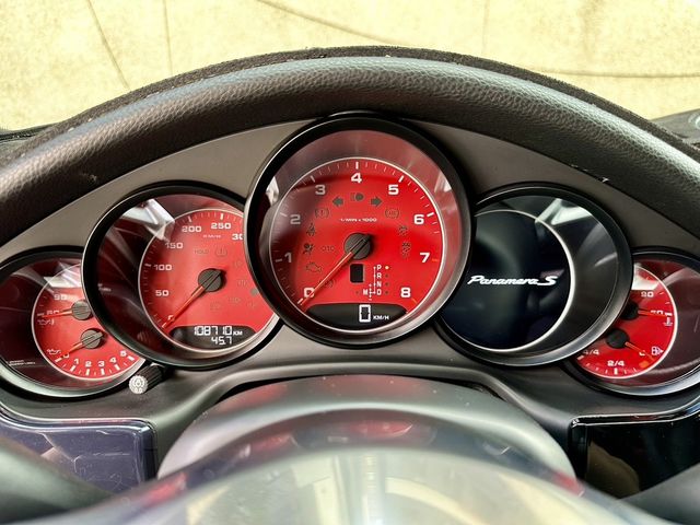 PORSCHE保時捷 PANAMERA  第3張相片