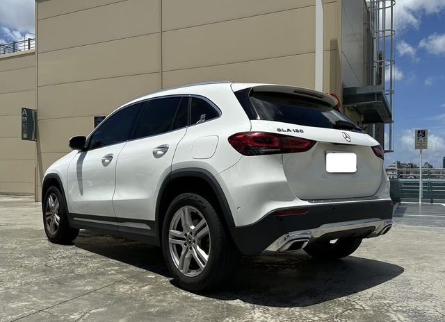 M-BENZ賓士 GLA180  第3張相片
