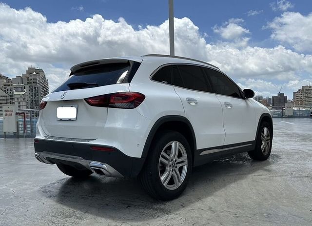M-BENZ賓士 GLA180  第4張相片
