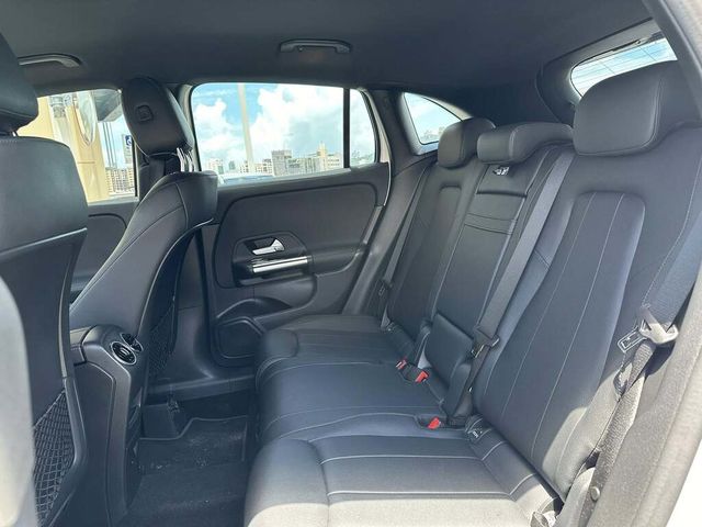 M-BENZ賓士 GLA180  第6張相片