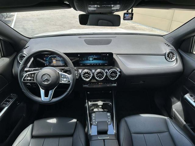 M-BENZ賓士 GLA180  第7張相片