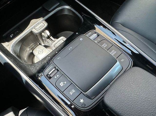 M-BENZ賓士 GLA180  第10張相片