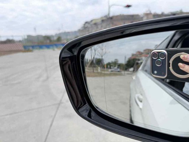 BMW寶馬 520D  第8張相片