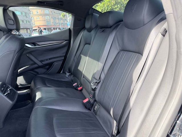 MASERATI瑪莎拉蒂 GHIBLI SQ4  第9張相片