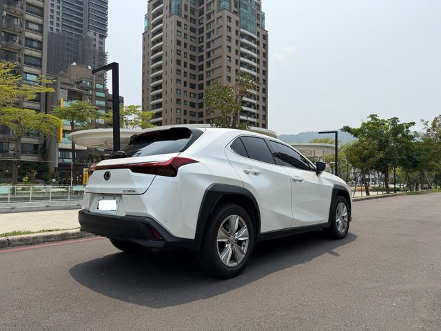 LEXUS凌志 UX250H  第4張相片