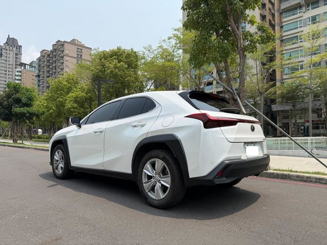 LEXUS凌志 UX250H  第5張相片