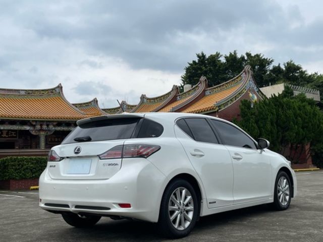 LEXUS凌志 CT200H  第2張相片