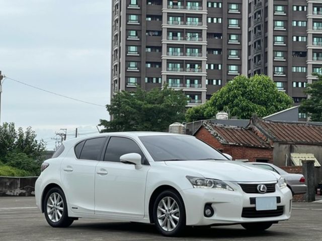 LEXUS凌志 CT200H  第3張相片