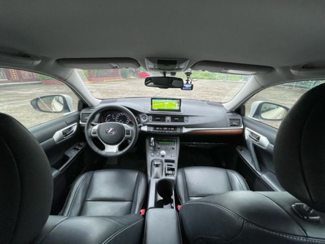 LEXUS凌志 CT200H  第5張相片