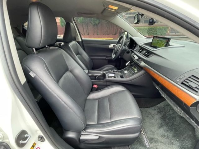 LEXUS凌志 CT200H  第15張相片