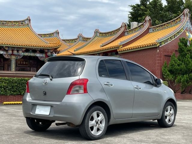 TOYOTA豐田 YARIS  第2張相片