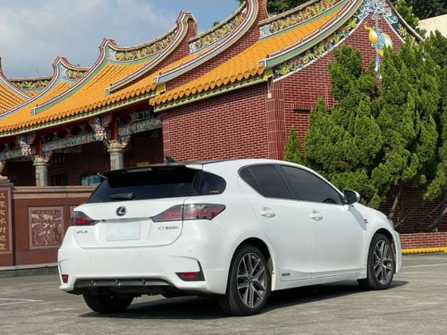 LEXUS凌志 CT200H  第2張相片