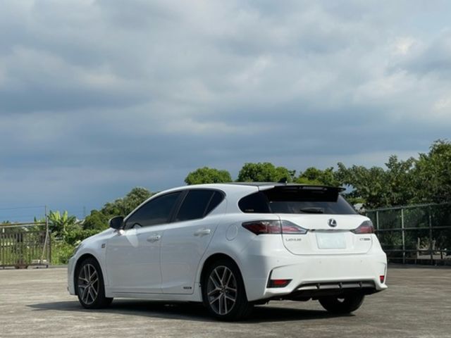 LEXUS凌志 CT200H  第4張相片