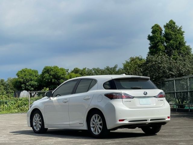 LEXUS凌志 CT200H  第4張相片