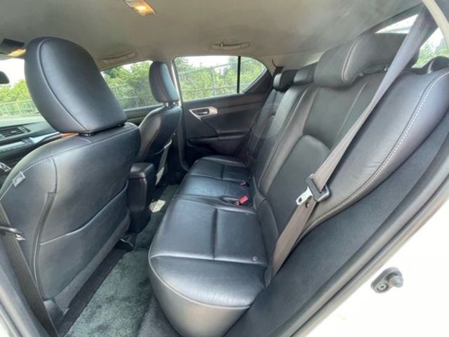 LEXUS凌志 CT200H  第14張相片