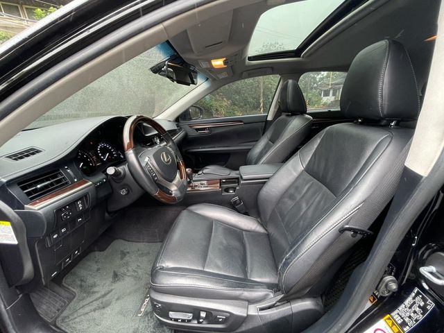LEXUS凌志 ES300H  第16張相片