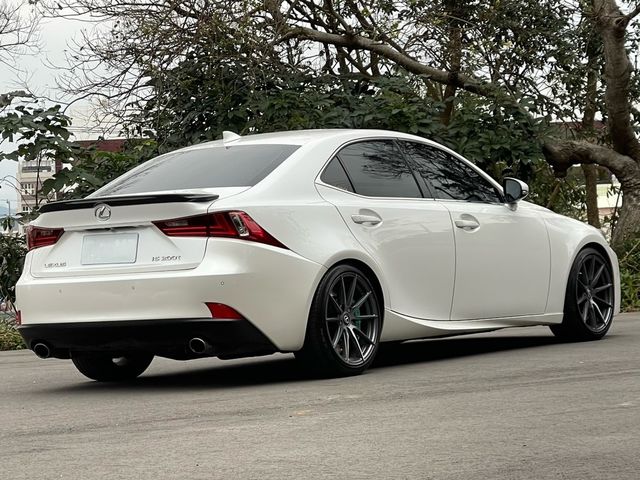 LEXUS凌志 IS200T  第3張相片