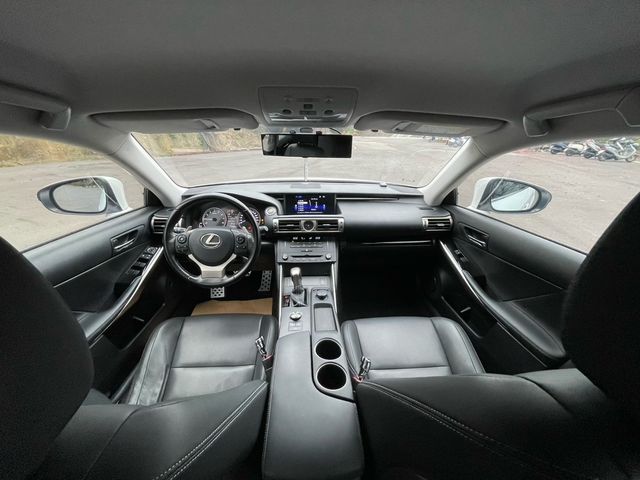 LEXUS凌志 IS200T  第9張相片