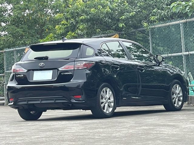 LEXUS凌志 CT200H  第2張相片