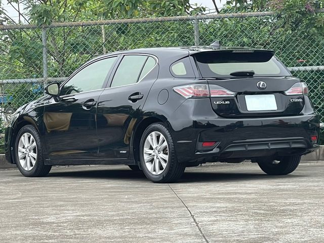 LEXUS凌志 CT200H  第4張相片