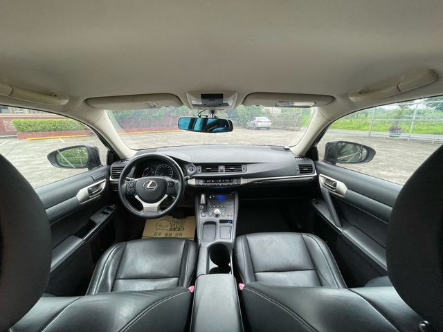 LEXUS凌志 CT200H  第5張相片