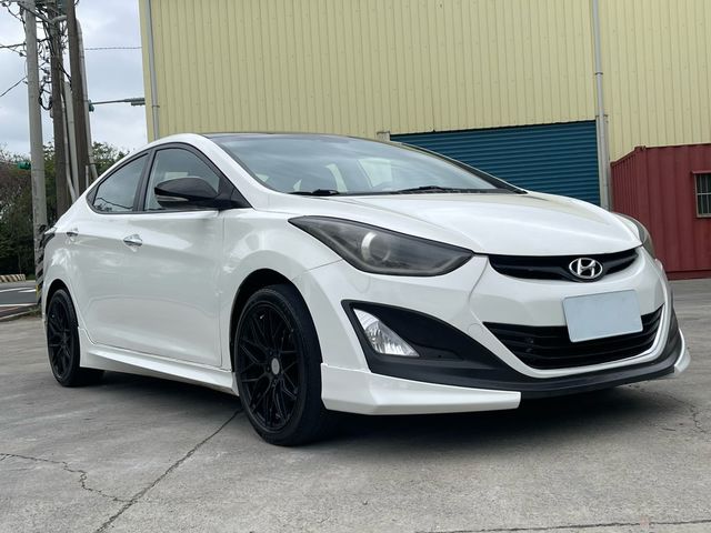 HYUNDAI現代 ELANTRA  第3張相片