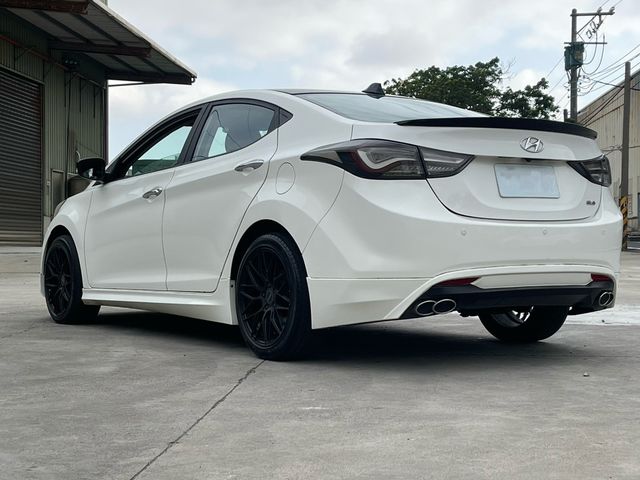 HYUNDAI現代 ELANTRA  第4張相片