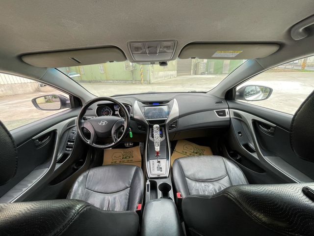 HYUNDAI現代 ELANTRA  第5張相片