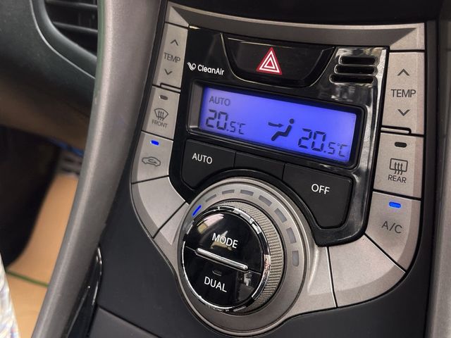 HYUNDAI現代 ELANTRA  第9張相片