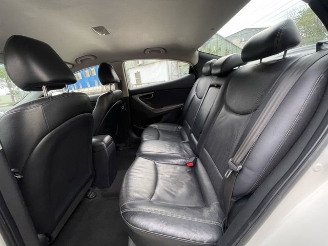 HYUNDAI現代 ELANTRA  第11張相片