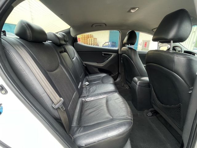 HYUNDAI現代 ELANTRA  第13張相片