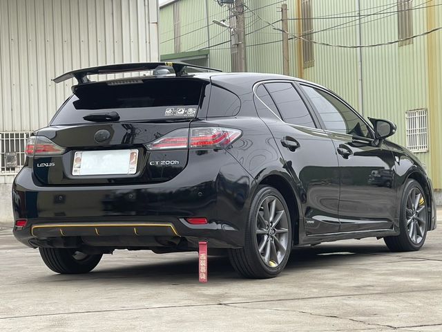 LEXUS凌志 CT200H  第2張相片