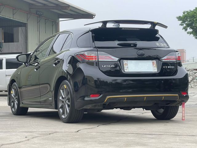LEXUS凌志 CT200H  第4張相片