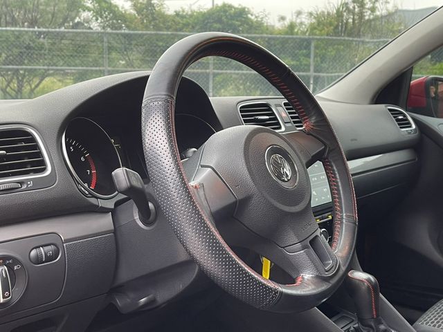 VOLKSWAGEN福斯 GOLF  第6張相片