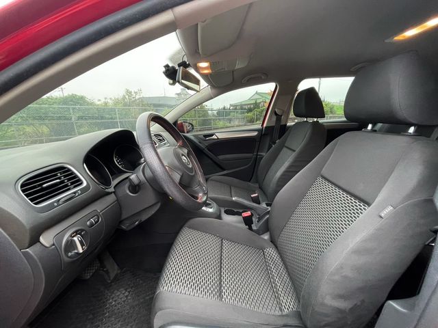 VOLKSWAGEN福斯 GOLF  第10張相片