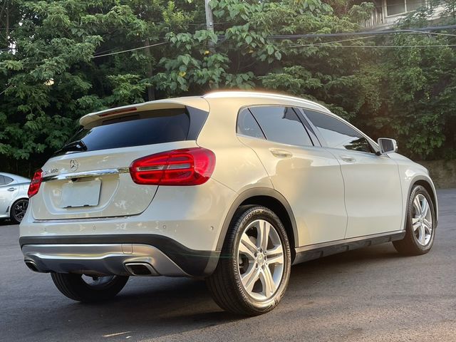 M-BENZ賓士 GLA200  第2張相片