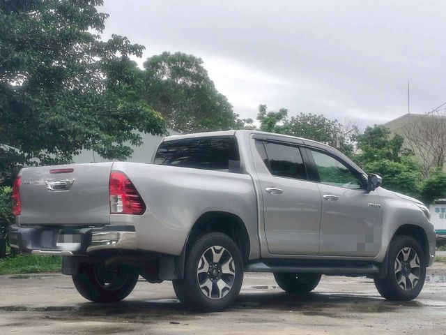 TOYOTA豐田 HILUX  第2張相片