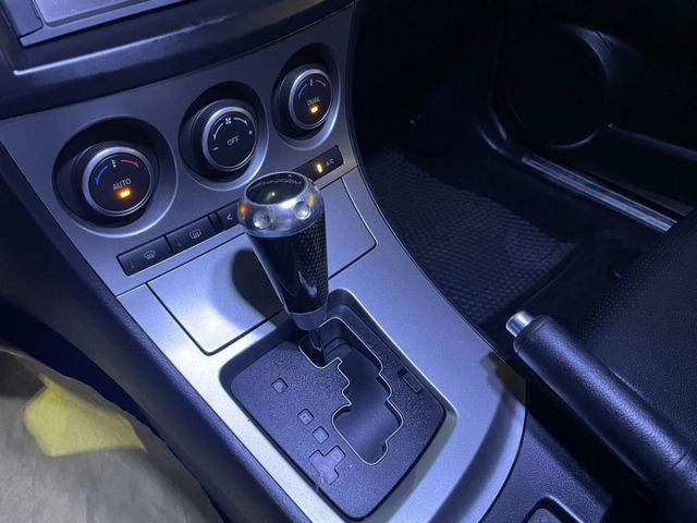 一手美車，僅跑14萬多，免鑰/摸門/天窗/雙區恆溫/HID頭燈等... 歡迎預約賞車，感謝您~  第10張相片